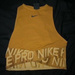 Nike top